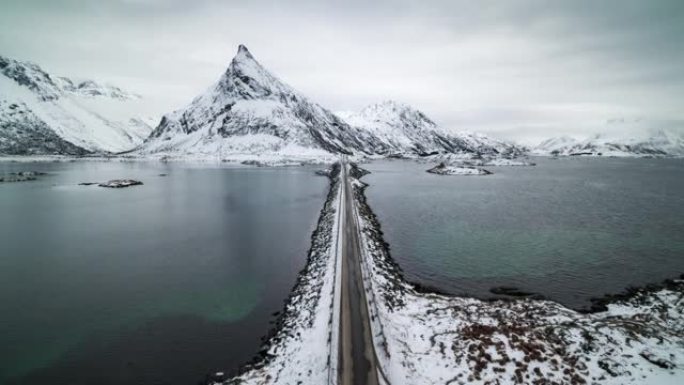 挪威北部 (罗弗滕群岛) 冬季景观的空中拍摄
