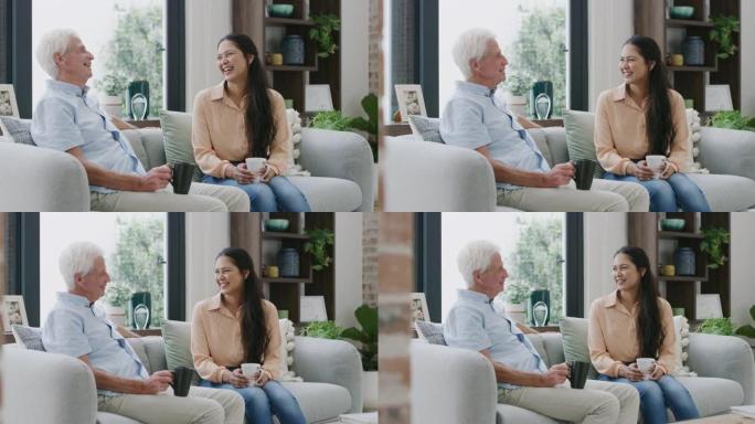 4k视频片段，一名年轻护士与她的老年患者一起喝茶