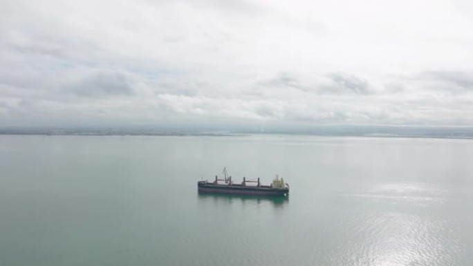 里斯本大型货船的鸟瞰图