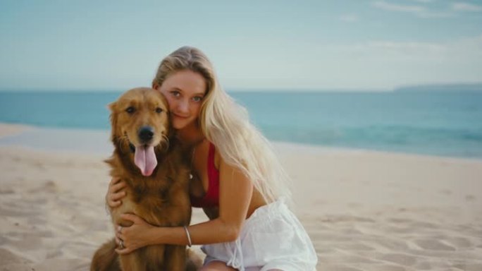 年轻女人和她的狗
