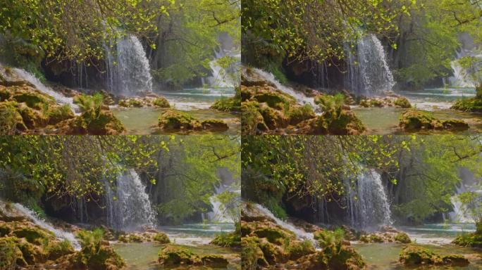 克尔卡国家公园Skradin瀑布旁的小瀑布
