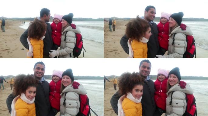 海滩上的幸福家庭外国人全家福视频素材