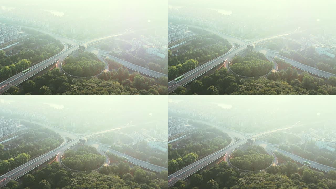鸟瞰图路口雾霾下的城市景观