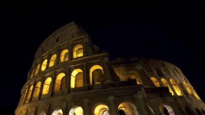 夜间罗马体育馆的美丽照片