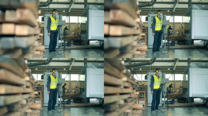 木工厂的一名制服工程师。