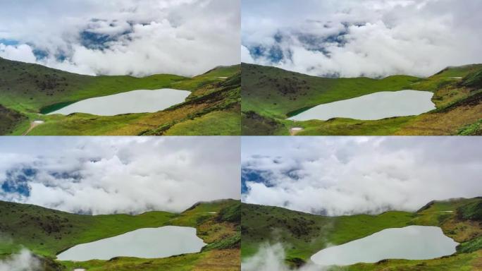 草原上的湖面满云1