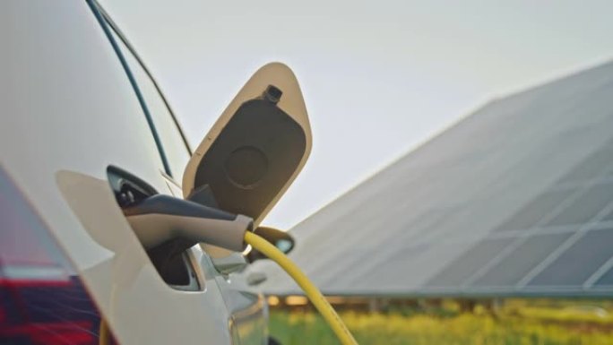 SLO MO用来自太阳能的电力为电动汽车充电