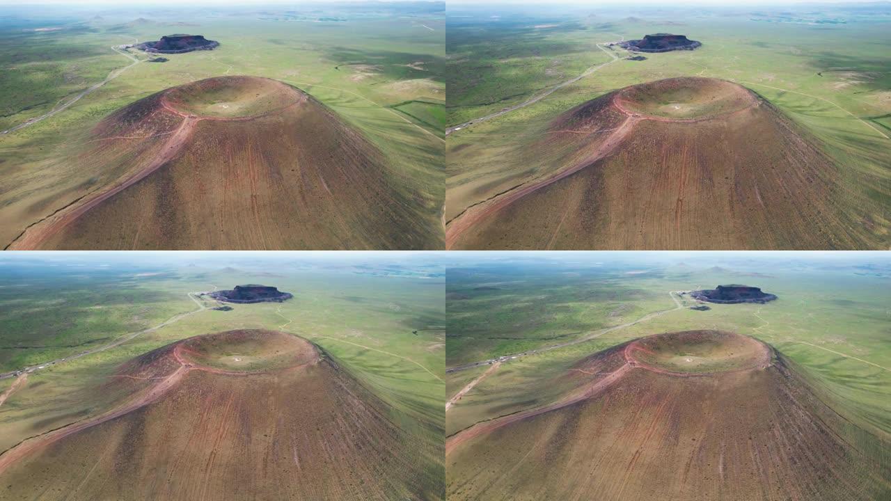 中国草原和已灭绝火山口的鸟瞰图
