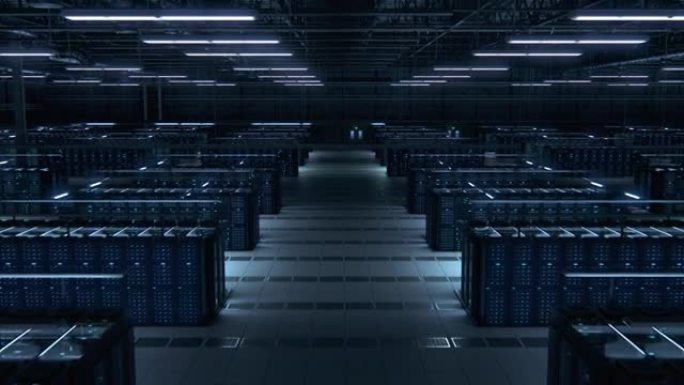 现代数据技术中心服务器机架在暗室中工作。物联网、大数据保护、存储、加密货币场、云计算的概念。3D移回