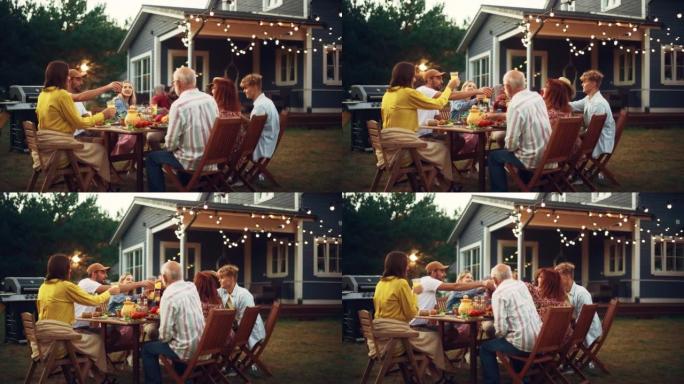 家庭和多民族的朋友聚集在花园餐桌上。老人和年轻人举起和碰杯，在温暖的夏日午后庆祝这一时刻。