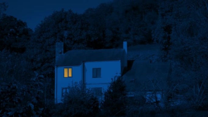 卧室的灯在农村的房子里打开或关闭