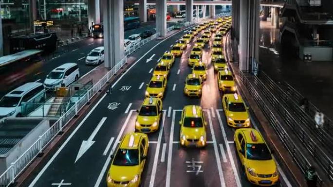 T/L ZI机场出口繁忙的黄色出租车排队