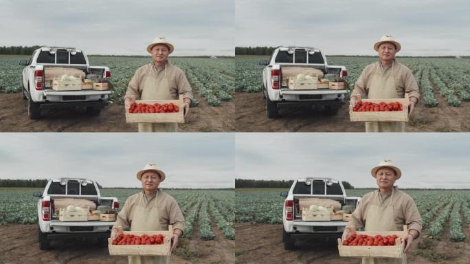 农民带着一盒西红柿