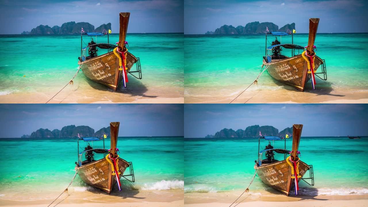 泰国披披群岛上的长尾船