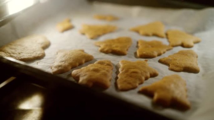 无麸质姜饼饼干在烤箱中烘烤的时间流逝