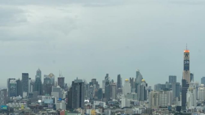 时间流逝，泰国曼谷摩天大楼的景色。