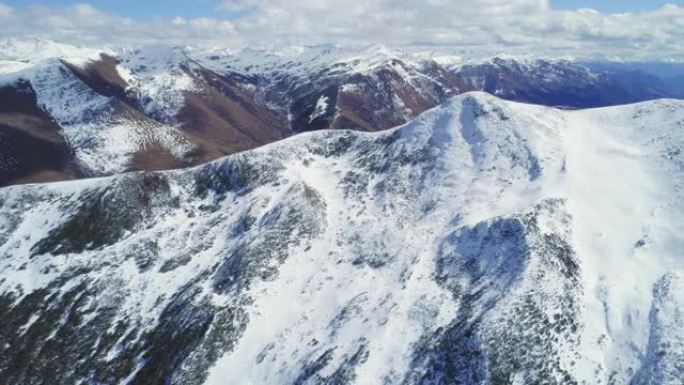 中国美丽山脉的鸟瞰图