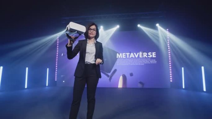 在Metaverse活动中主持虚拟现实眼镜