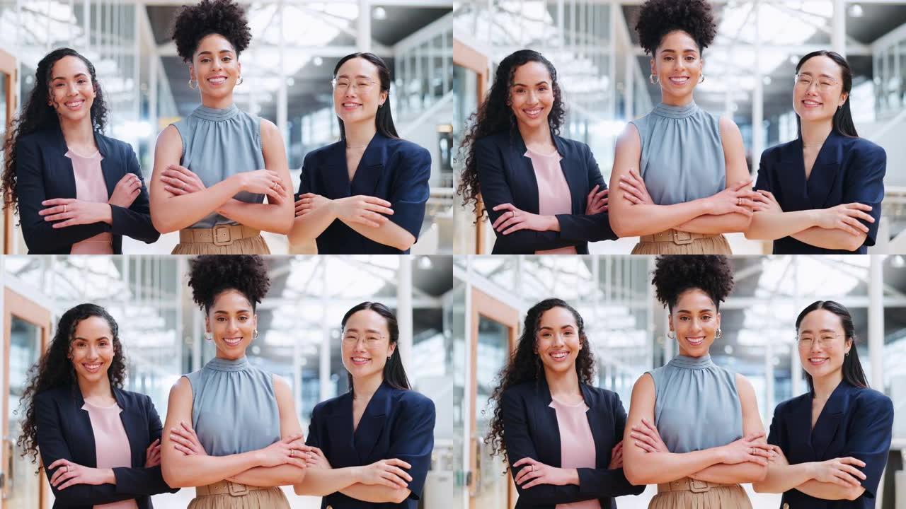创意营销创业公司的领导、授权和女性团队肖像。团队合作，多样性和微笑，自信的女士群体和办公室大厅广告行