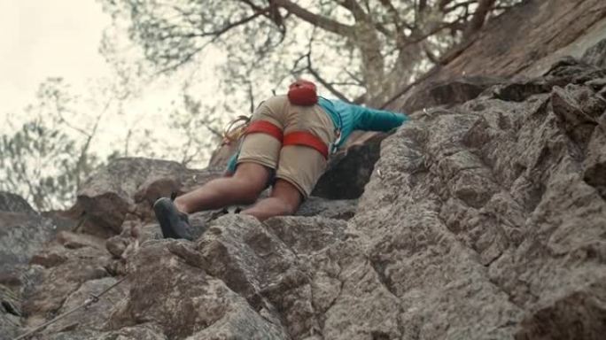 一名男子攀岩的4k录像