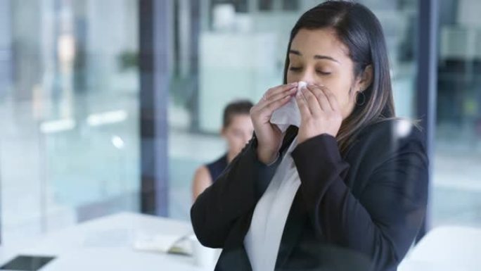 当你需要打喷嚏或咳嗽时，正确遮住你的脸
