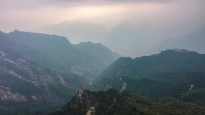 中国四川的九顶山自然风景绿植山体视频素材