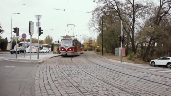 捷克共和国布拉格布拉格城堡附近的电车。