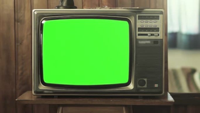 绿屏背景的老式电视机。放大。4K。