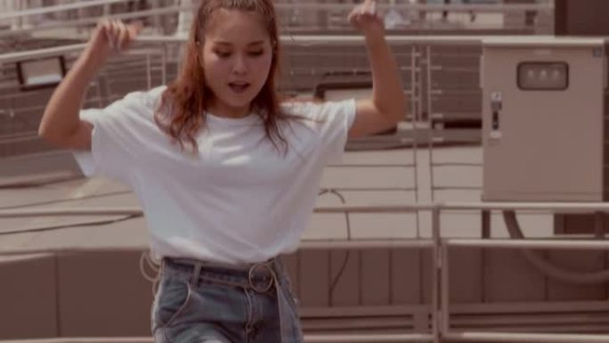 90年代的舞蹈女孩跳舞