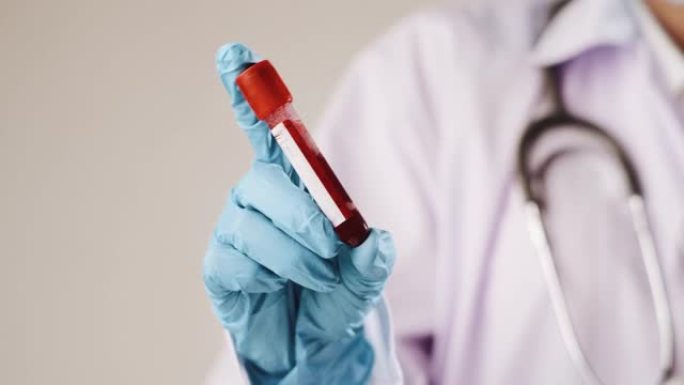 科学家混合血液管化验检验血样抽血