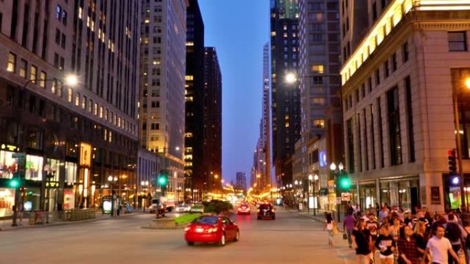 芝加哥大道夜晚街道车流街头