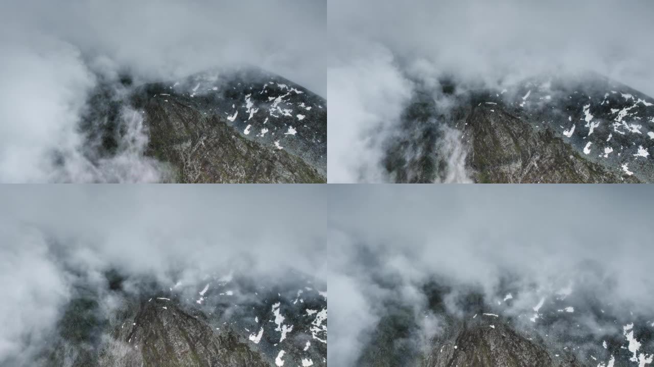 群山被云覆盖雪林雪景冰天湖泊