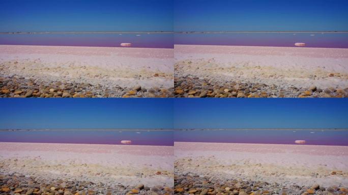 蓝天下的盐滩和盐湖