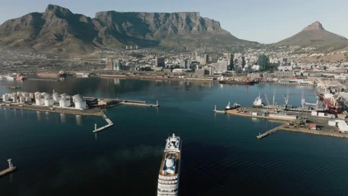 南非开普敦开普敦，桌山和市中心的壮观鸟瞰图