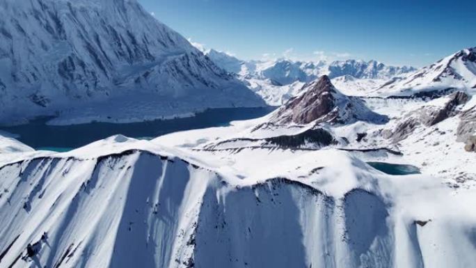 尼泊尔的Snow coned山脉进行艺术空间的专业设计
