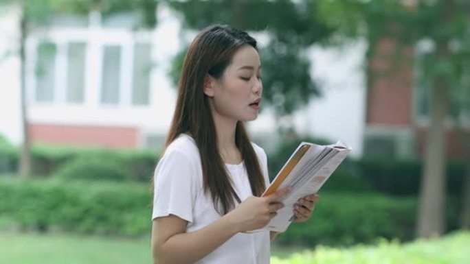 亚洲大学生在校园读书