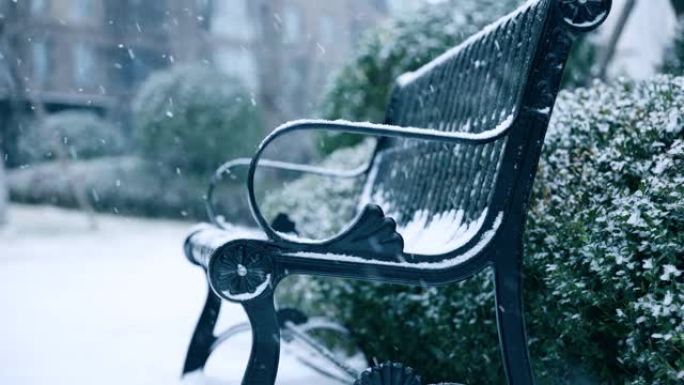 冬天下雪的椅子雪林雪景雾淞雪花