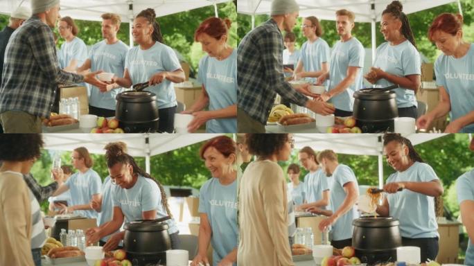 小企业慈善事业: 餐厅为感恩节或追悼会准备免费食物并为当地社区提供食物。志愿者为慈善事业送餐。
