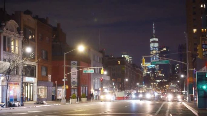 曼哈顿。市中心。金融区。自由塔。夜间。城市道路。