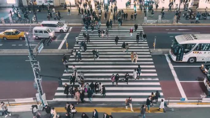 新宿过街人群的时间流逝