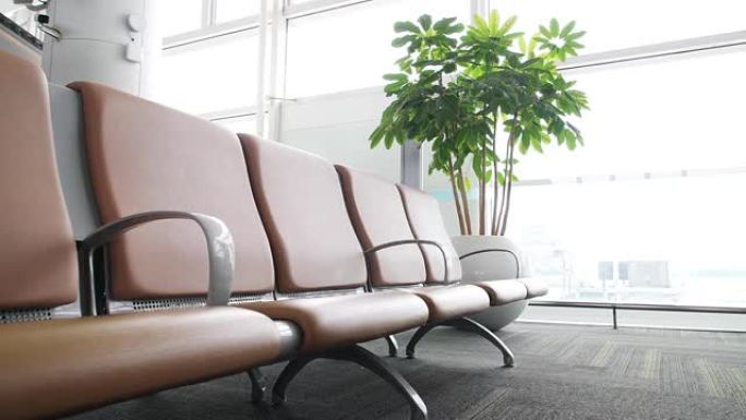 机场椅子出发延误视频素材旅客行李