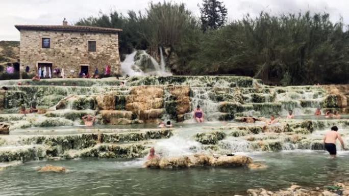 Cascate del Mulino，温泉在Saturnia，托斯卡纳，意大利。