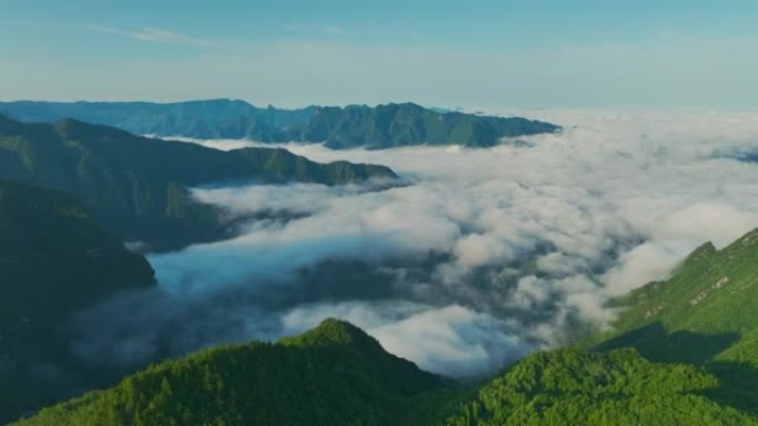 山里的晨雾绿水青山大山云海生态山脉