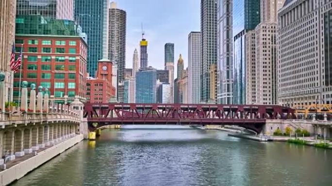 芝加哥河和市中心的商业。