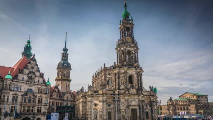 德国萨克森州德累斯顿的霍夫基什 (德累斯顿大教堂) 和豪斯曼塔-延时拍摄