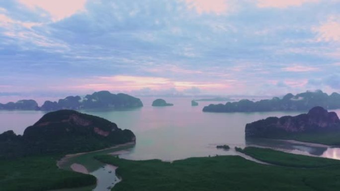 泰国甲米攀牙湾与山脉的鸟瞰图日出。