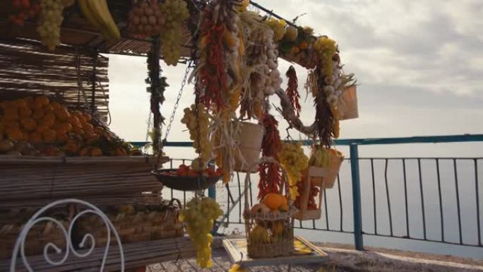 SLO MO水果和蔬菜站在阿马尔菲海岸的路边
