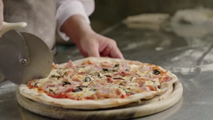 切披萨制作美食特色小吃经典美食