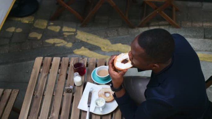 吃早餐的商人简单早餐面包果酱饮食习惯