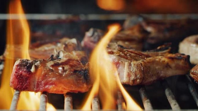新鲜多汁的肉的宏观镜头正在烈火上烧烤。概念: 美食，朋友，节日，传统，放松